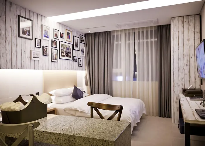 Hotel The Designers Hongdae 3*