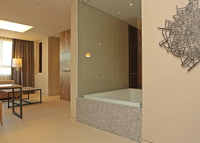 Hotel The Designers Hongdae 3*