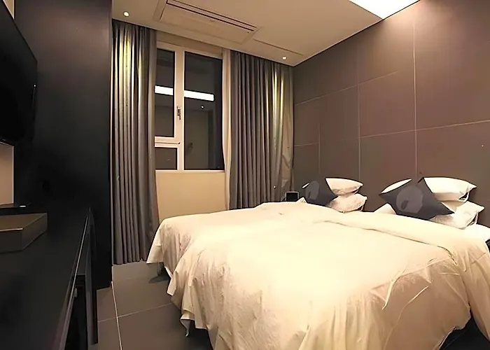 Hotel The Designers Hongdae 3*